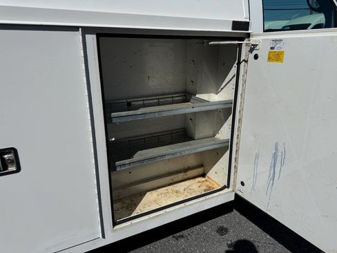 Used 2010 Chevrolet Express 3500 image 37