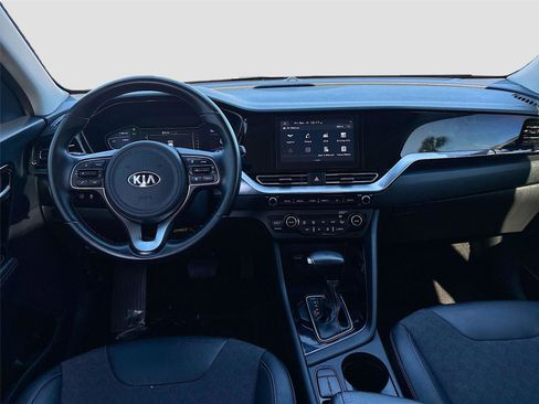 Used 2020 Kia Niro Touring image 23