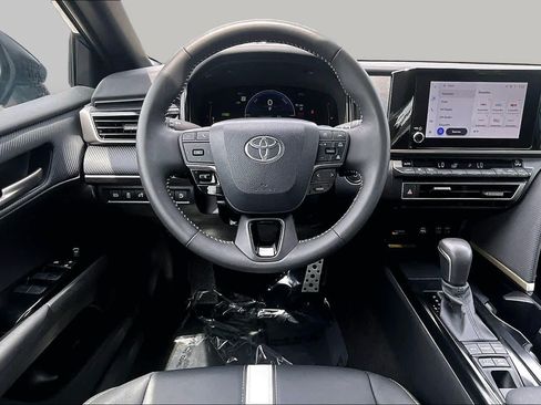 Used 2025 Toyota Camry SE w/ Convenience Package AWD/4WD image 6