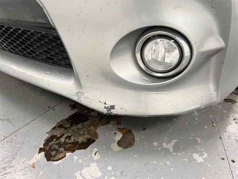 Used 2011 Toyota Sienna SE image 29