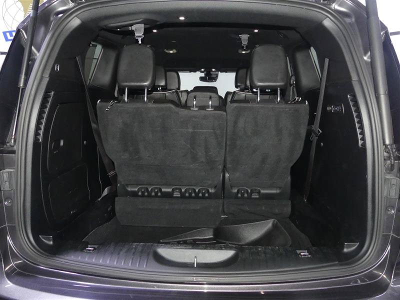 Used 2019 Chrysler Pacifica Limited w/ Advanced Safetytec Group FWD image 9