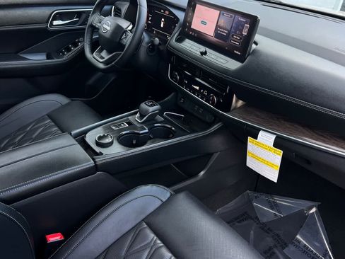 New 2026 Nissan Rogue Platinum image 19