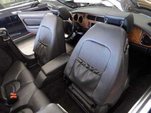 Used 2001 Jaguar XK8 Convertible RWD image 7
