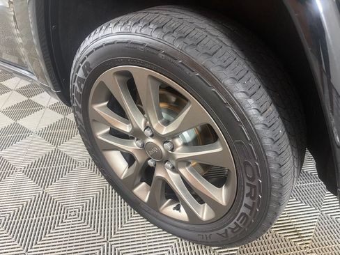 Used 2017 Jeep Grand Cherokee Limited 75th Anniversary AWD/4WD image 24