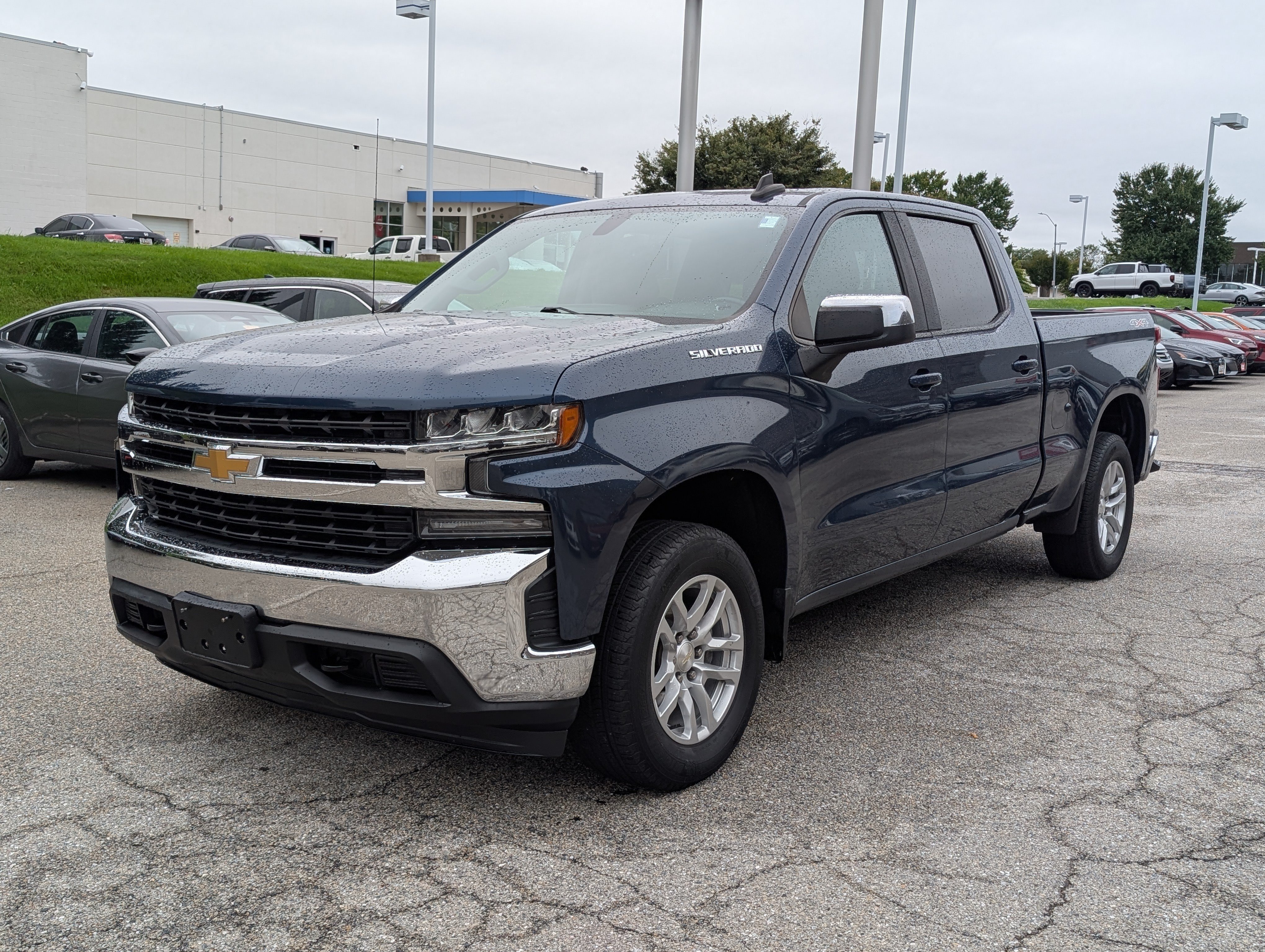Used 2019 Chevrolet Silverado 1500 LT w/ All-Star Edition AWD/4WD image 7