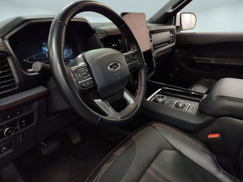 Used 2023 Ford Expedition Limited image 4