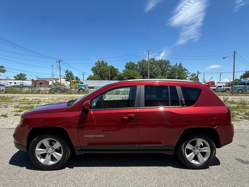 Used 2017 Jeep Compass Latitude AWD/4WD image 5