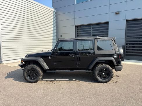 Used 2009 Jeep Wrangler Unlimited X w/ 32" Tire & Wheel Group AWD/4WD image 2