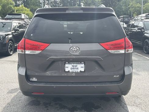 Used 2014 Toyota Sienna XLE FWD image 7