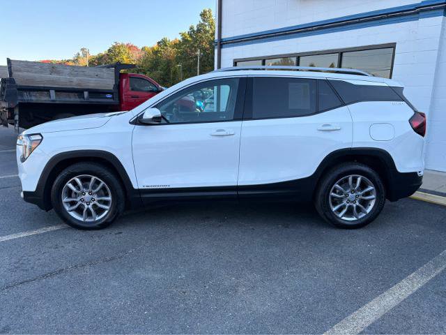 Used 2022 GMC Terrain SLT w/ Infotainment Package II AWD/4WD image 11