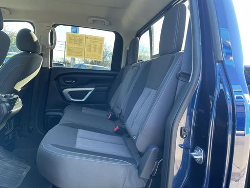 Used 2024 Nissan Titan SV w/ SV Convenience Package image 41