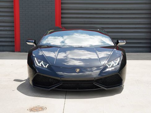 Used 2016 Lamborghini Huracan LP 610-4 AWD/4WD image 3