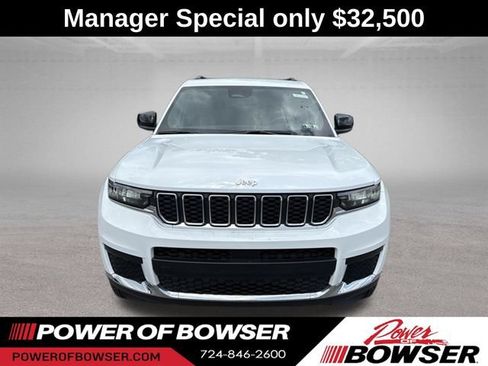 Used 2024 Jeep Grand Cherokee L Laredo AWD/4WD image 6