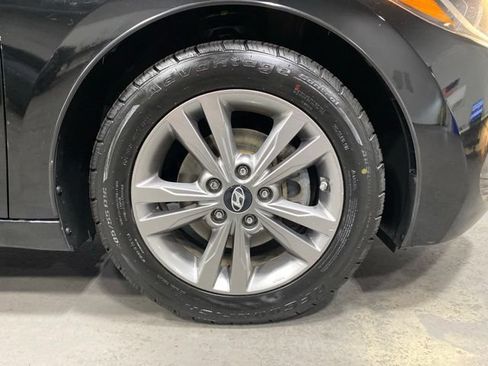 Used 2018 Hyundai Elantra Value Edition FWD image 31