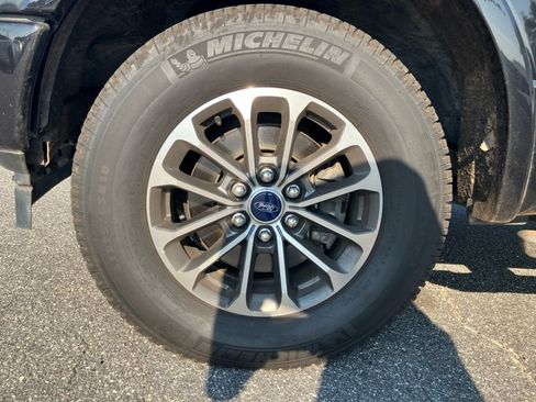 Used 2019 Ford F150 XLT w/ Equipment Group 302A Luxury AWD/4WD image 29
