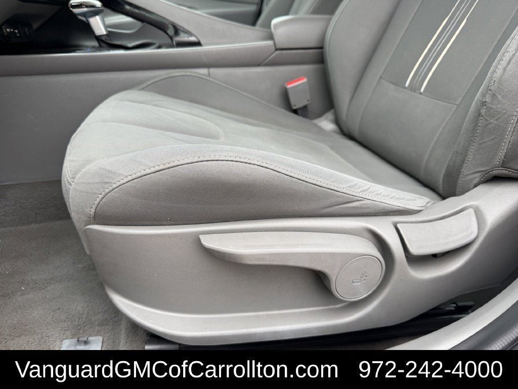 Used 2024 Hyundai Elantra SEL w/ Convenience Package FWD image 28