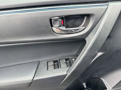 Used 2017 Toyota Corolla SE w/ Carpet Mat Package (TMS) FWD image 20