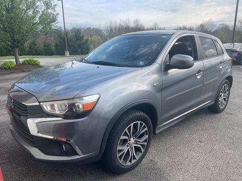 Used 2016 Mitsubishi Outlander Sport ES image 2