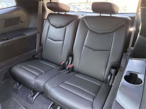 Used 2025 Cadillac XT6 Premium Luxury image 17