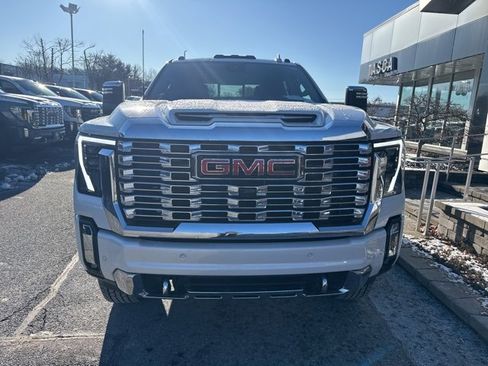 Used 2024 GMC Sierra 2500 Denali w/ Denali Reserve Package image 2