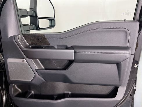 Used 2025 Ford F450 Lariat w/ Lariat Ultimate Package AWD/4WD image 38