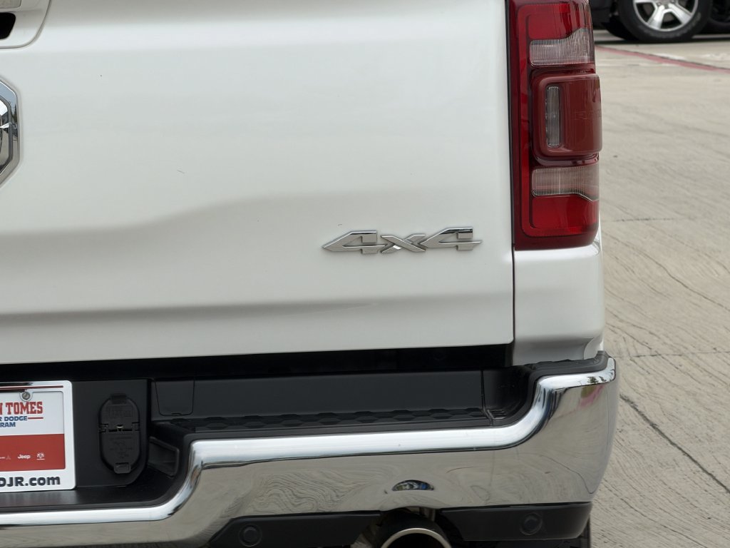 Used 2021 RAM 1500 Laramie AWD/4WD image 9