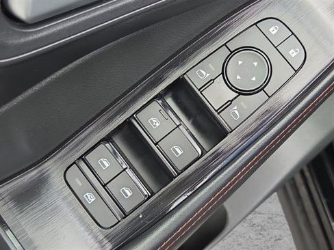 Certified 2025 Nissan Rogue SV image 13