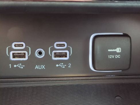 New 2025 Jeep Grand Cherokee Laredo w/ Luxury Tech Group I RWD image 31