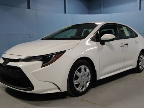 Used 2023 Toyota Corolla LE image 20