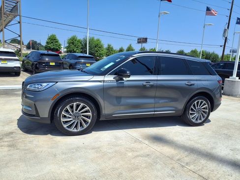 Used 2025 Lincoln Corsair Reserve FWD image 3