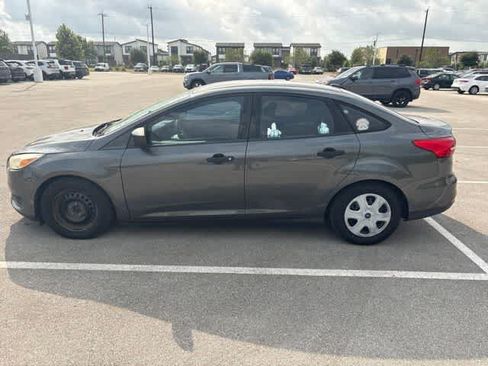 Used 2016 Ford Focus S FWD image 2