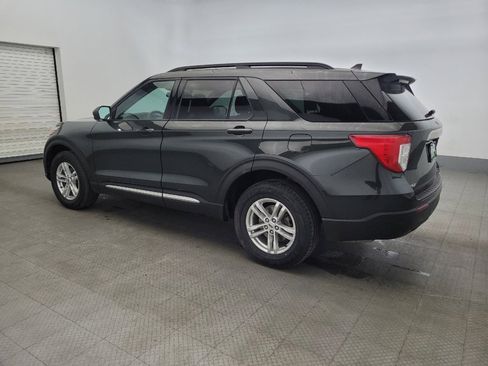 Used 2022 Ford Explorer XLT image 3