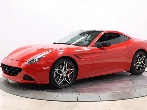 Used 2017 Ferrari California T RWD image 97