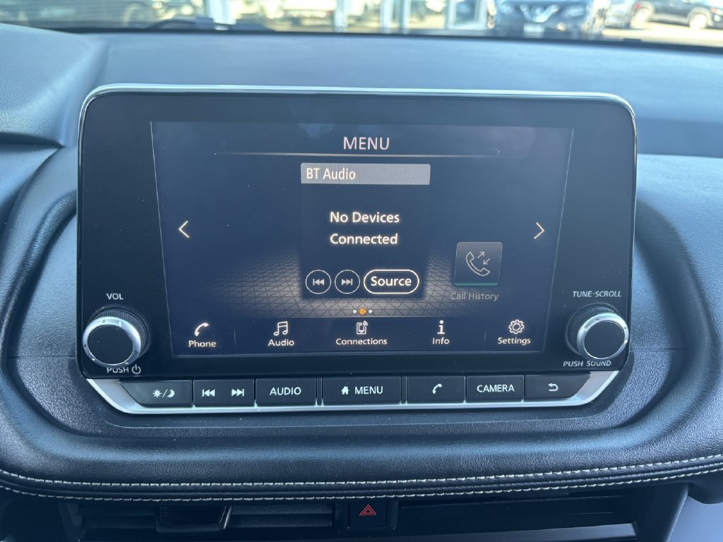 Used 2025 Nissan Rogue S AWD/4WD image 17