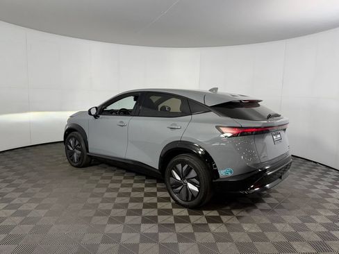 Used 2023 Nissan Ariya AWD image 7