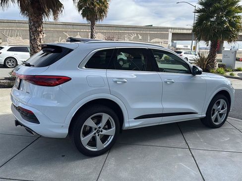 Used 2025 Audi Q5 Premium Plus w/ Premium Plus image 6