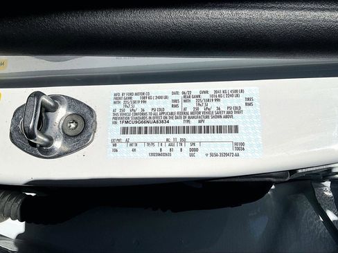 Used 2022 Ford Escape SE w/ SE Sport Appearance Package image 35