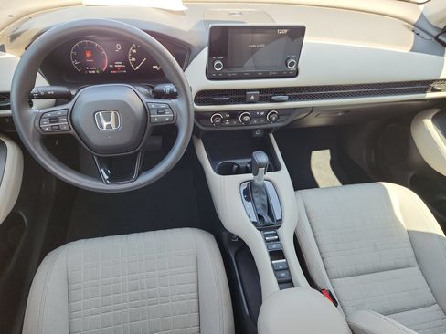 Used 2023 Honda HR-V LX image 12