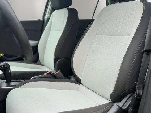 Used 2019 Chevrolet Trax LS AWD/4WD image 11