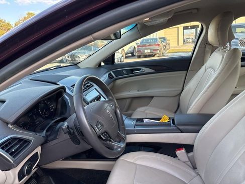 Used 2017 Lincoln MKZ Reserve image 8