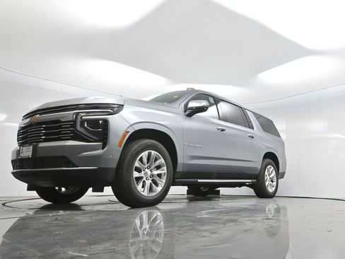 Used 2025 Chevrolet Suburban Premier image 69