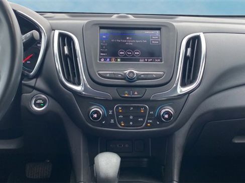 Used 2023 Chevrolet Equinox LT image 10
