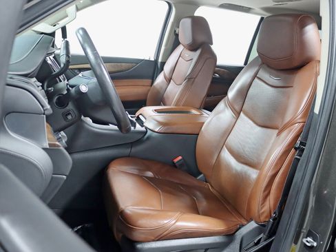Used 2020 Cadillac Escalade Luxury AWD/4WD image 27