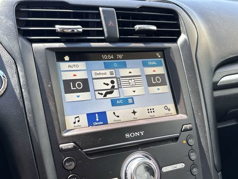 Used 2017 Ford Fusion Titanium FWD image 15