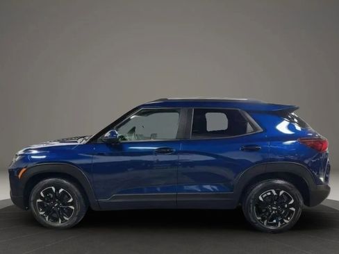 Used 2022 Chevrolet TrailBlazer LT image 2