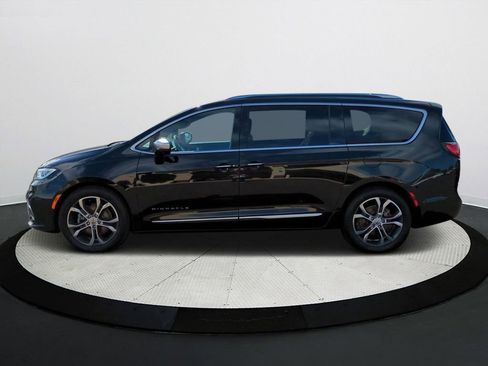 Used 2022 Chrysler Pacifica Pinnacle image 6