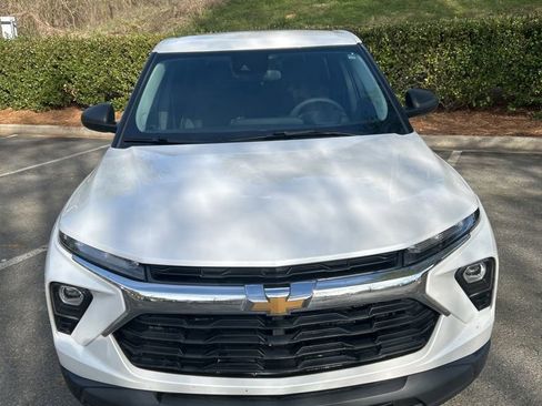 Certified 2024 Chevrolet TrailBlazer LS w/ LS Convenience Package image 2