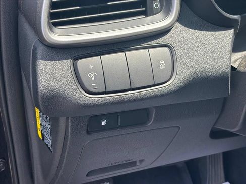 Used 2018 Kia Sorento LX AWD/4WD image 8
