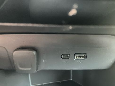 Used 2025 Chevrolet Trax LT w/ LT Convenience Package FWD image 27