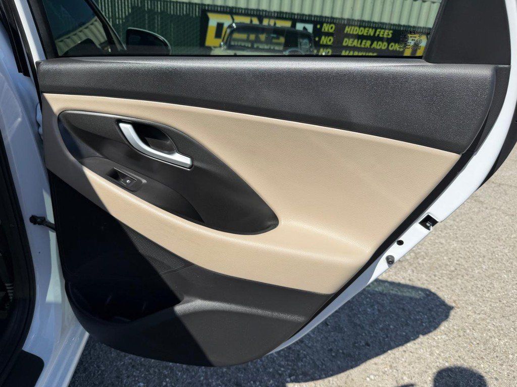 Used 2023 Hyundai Elantra SEL w/ Convenience Package FWD image 69